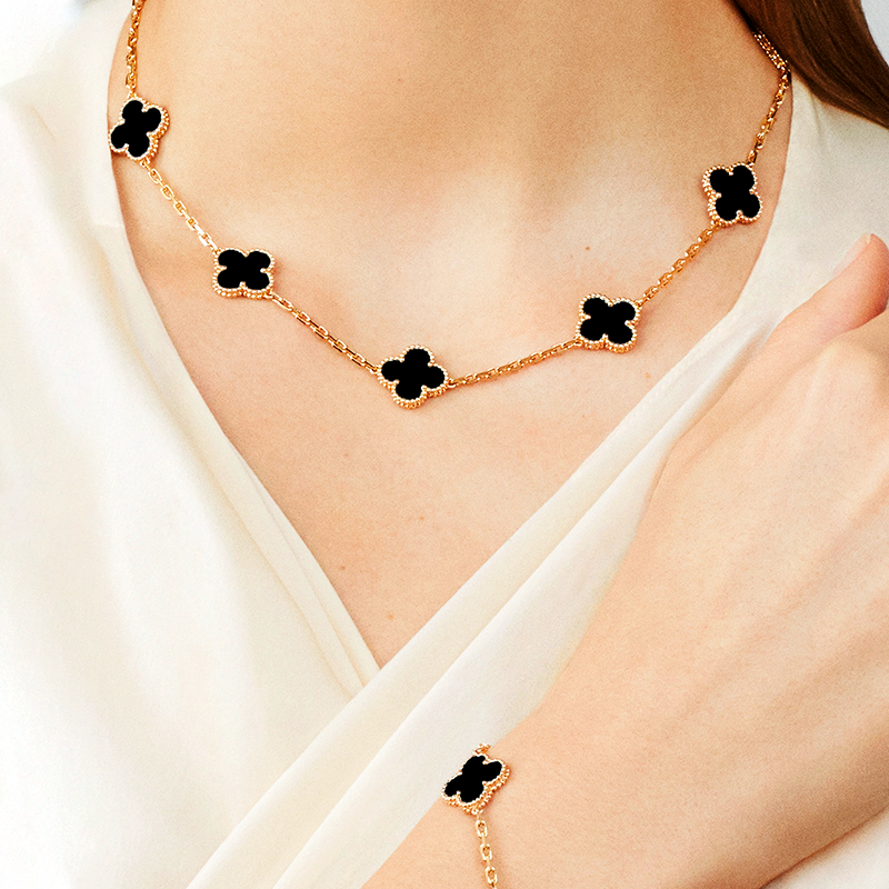 Conjunto Trevo | 2 Colares + 1 Pulseira Banhados em Ouro 18k