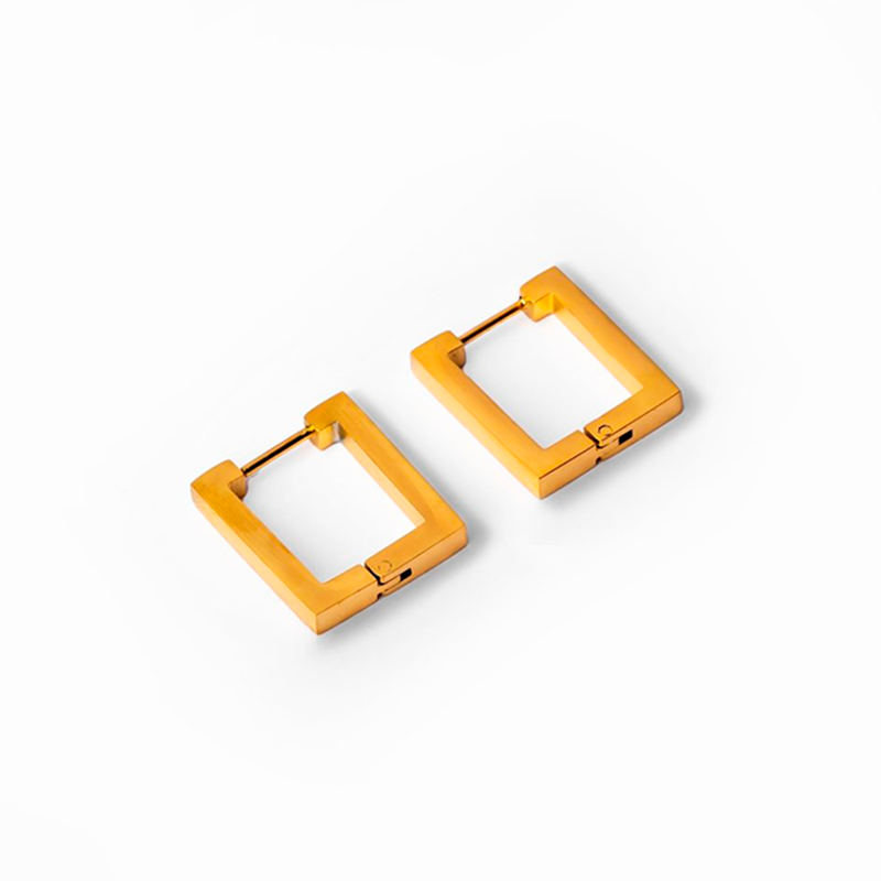 Brinco de Argola Quadrada Banhado em Ouro 18k - Fundo Branco