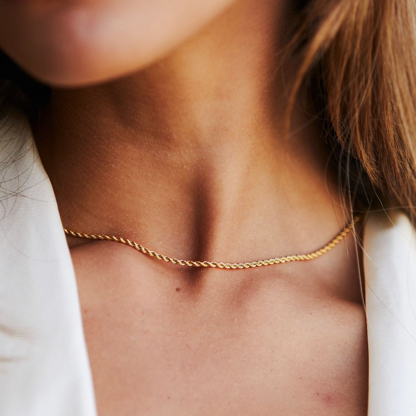 Colar Valentina Banhado em Ouro 18k - Zoom Pescoço