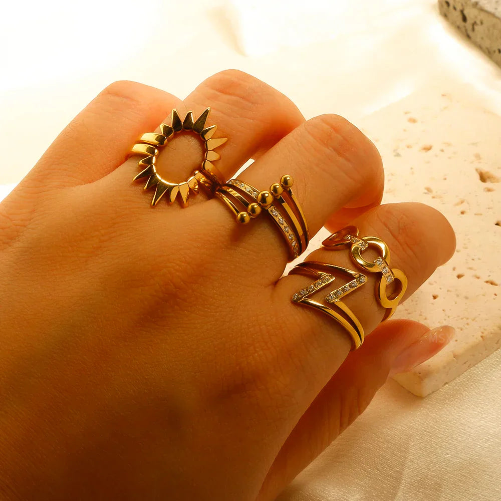 Anel Raio com Pedras Banhado em Ouro 18k - Modelo