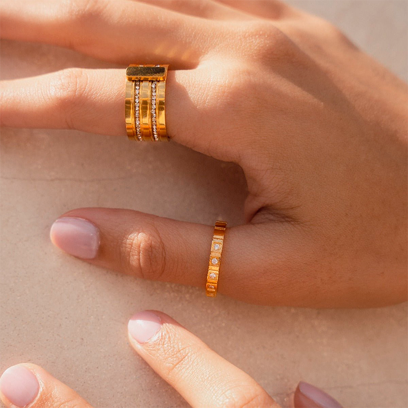 Anel Dupla de Pedras Banhado em Ouro 18k - Modelo